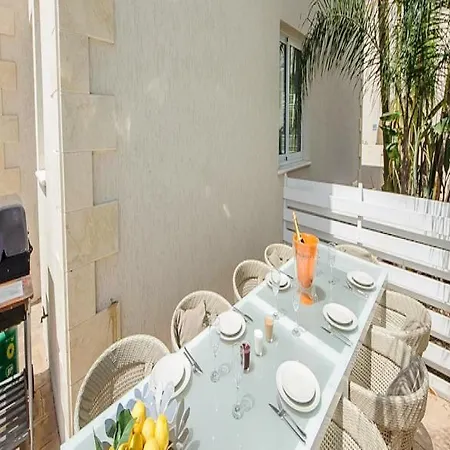 Oceanview Luxury 060 *