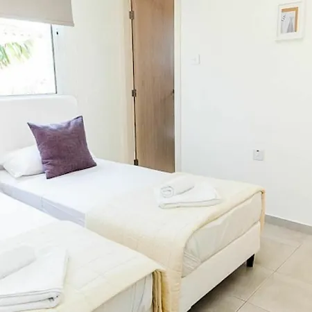 Oceanview Luxury 060 *