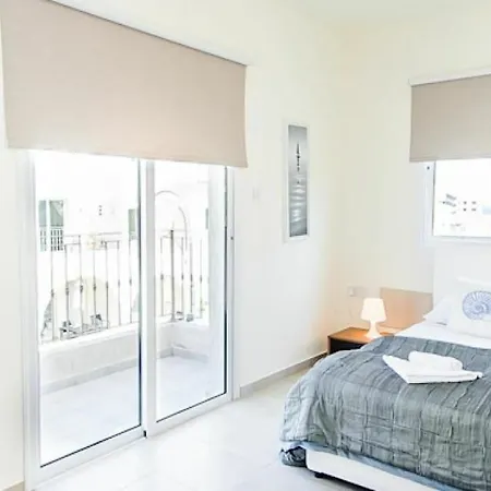 Διαμέρισμα Oceanview Luxury 060 *