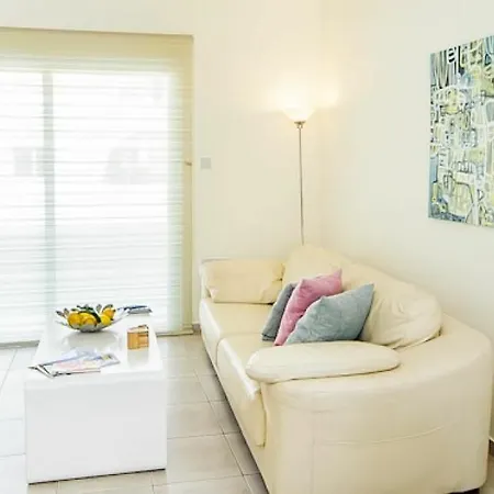 Oceanview Luxury 060