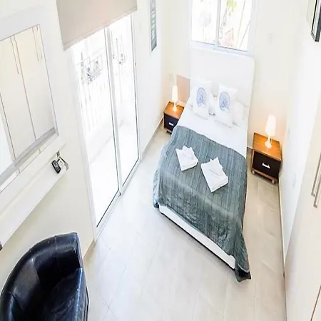 Διαμέρισμα Oceanview Luxury 060 *