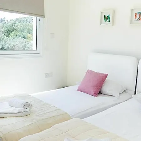 Oceanview Luxury 060
